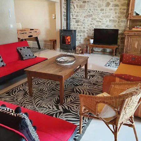 Grande Maison En Pierre Avec Jardin Cloture, Animaux Admis - Fr-1-489-198 * Marcillat-en-Combraille